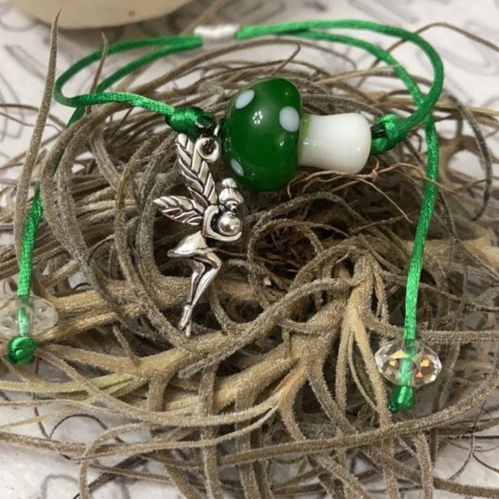 Fairy garden Crystal macrame bracelet